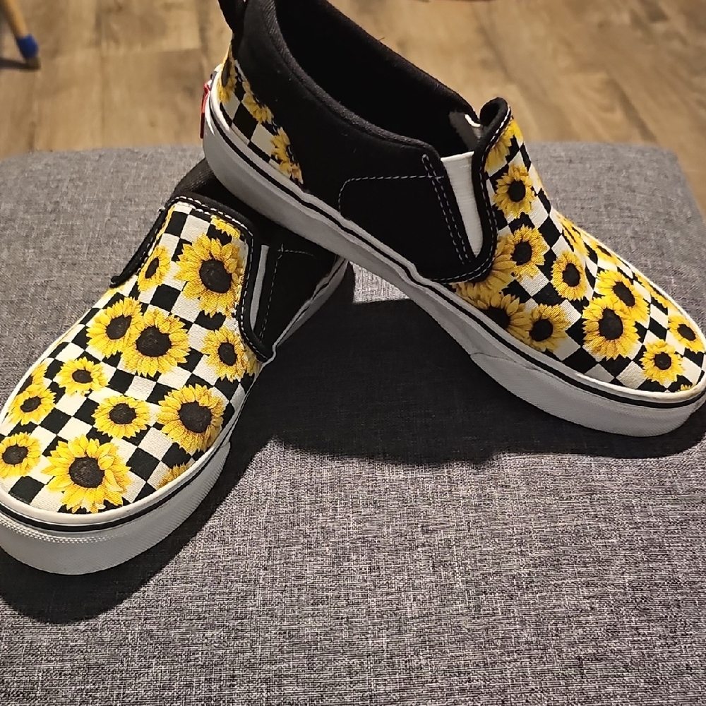NWOT Vans Sunflower Checkered Slip-On Sneakers Size 5 Women Outdoor Tennis Shoe